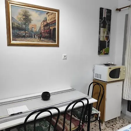 Krokos House Apartamento Alivérion