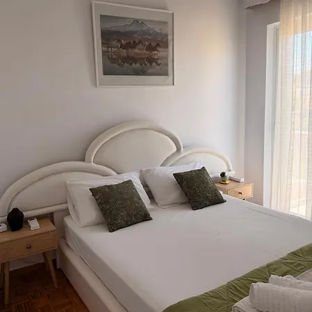 Krokos House Aliveri